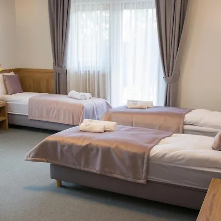 Osrodek Wypoczynkowy Molanda ゲストハウス ビャウィ・ドゥナイェツ