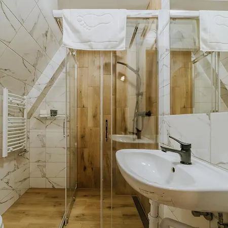 Osrodek Wypoczynkowy Molanda 住宿加早餐酒店 3*